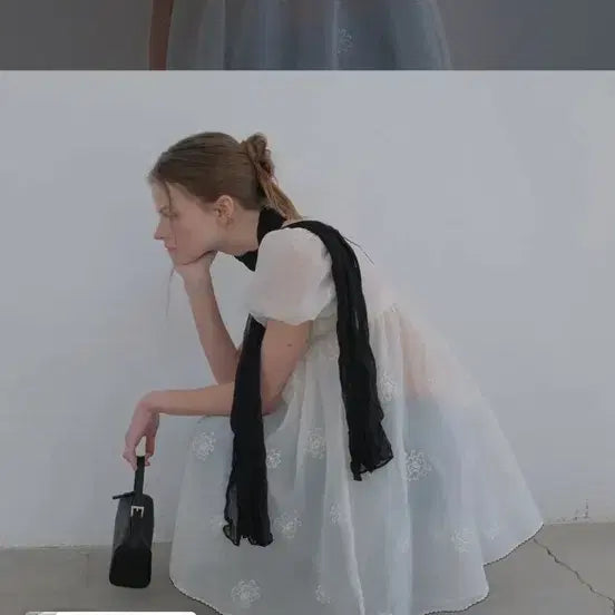 [BUNJANG] Gnoin White Floral Embroidered Mini Dress / 그노노이 화이트 미니 원피스