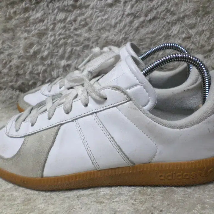 [BUNJANG] Adidas German Army Trainers White Sneakers Size 260 / 후루룩구제 235 아디다스 독일군 화이트 운동화 스니커즈 260505