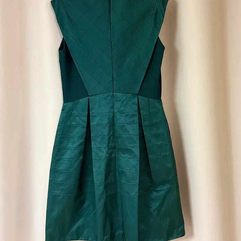 [BUNJANG] DueL Green V-Neck Quilted Dress / 듀엘 원피스