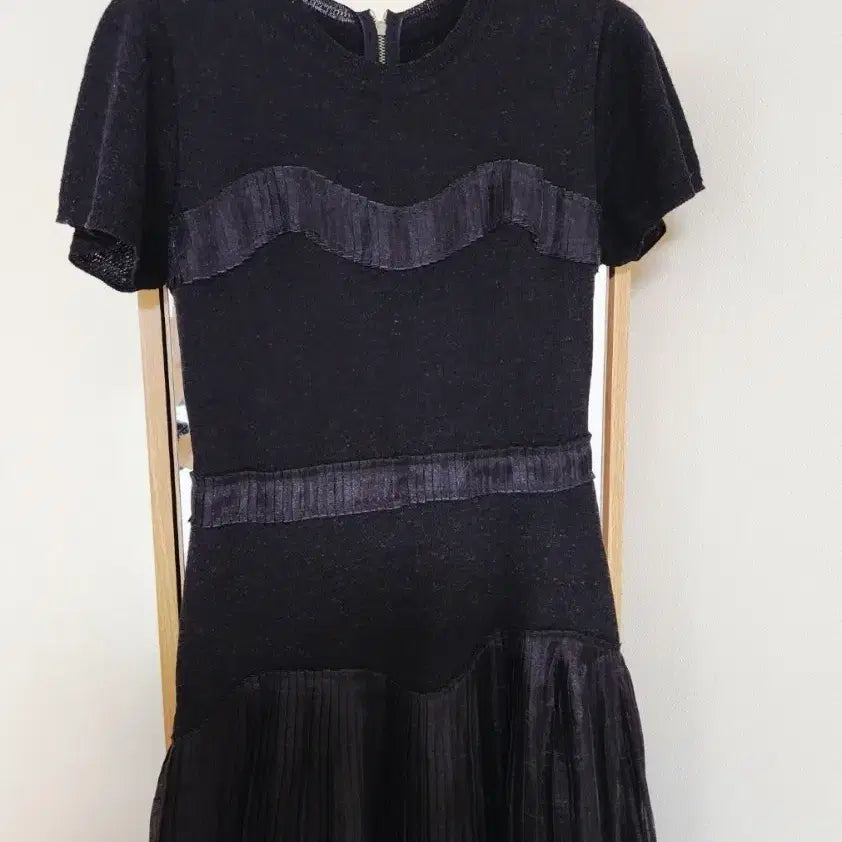 [SOLD OUT] 듀엘(DEWL) 블랙 니트 콤비 시스루 플리츠 원피스 (상태최상)