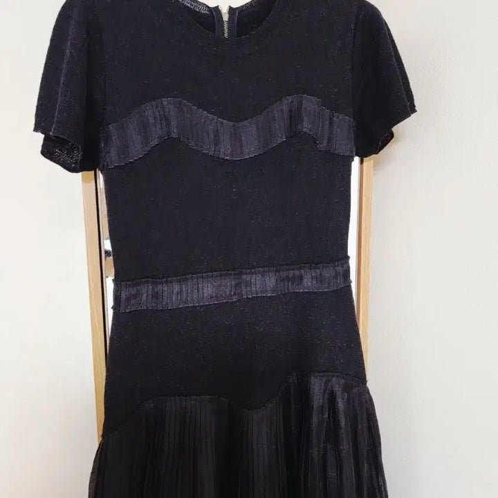 [SOLD OUT] 듀엘(DEWL) 블랙 니트 콤비 시스루 플리츠 원피스 (상태최상)