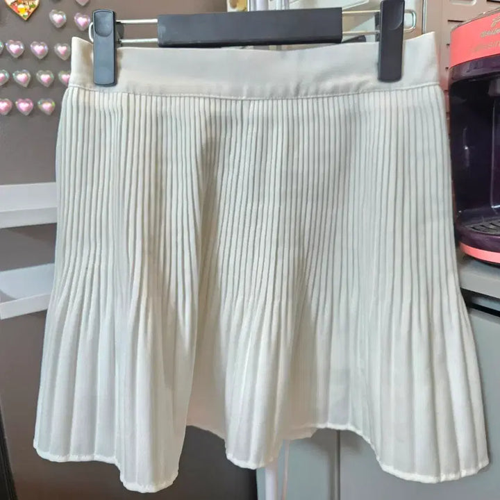 [BUNJANG] White Pleated Skort / 화이트 플리츠 치마바지(새상품)
