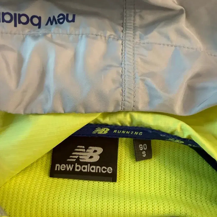 [BUNJANG] New Balance Windbreaker Jacket - Size S / 뉴발란스 바람막이 s