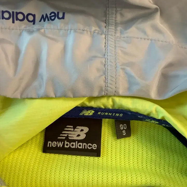 [BUNJANG] New Balance Windbreaker Jacket - Size S / 뉴발란스 바람막이 s