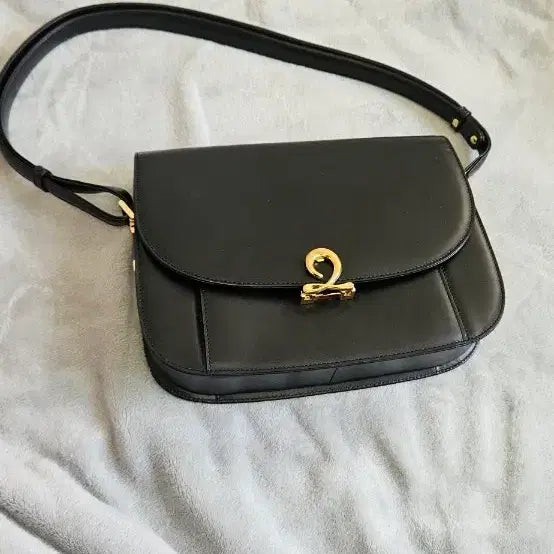 [BUNJANG] Louis Quatorze Black Leather Shoulder Bag / 블랙 가죽 숄더백 / 루이까또즈