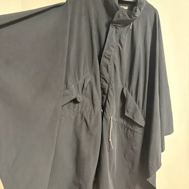 [BUNJANG] Kaptain Sunshine Poncho / 캡틴선샤인 판초