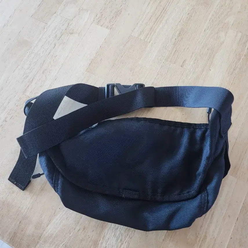 [BUNJANG] Nike Sling Bag Crossbody Hip Pack 15x30cm / 나이키 슬링백 크로스백 가방 힙색 빽 15x30센치