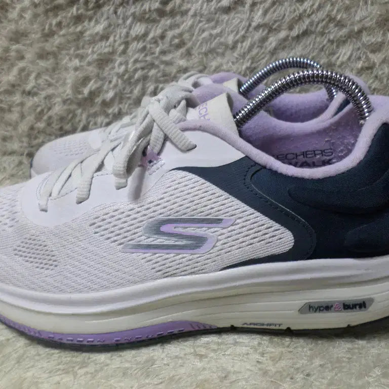 [BUNJANG] Skechers Hyper Burst Boost Sneakers / 후루룩구제 여250 스케쳐스 하이퍼버스트 부스트 운동화 260505