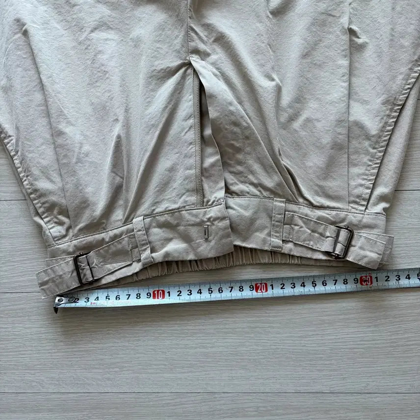 [BUNJANG] Nanningu Beige Belted Shorts / 난닝구 베이지 벨트 반바지