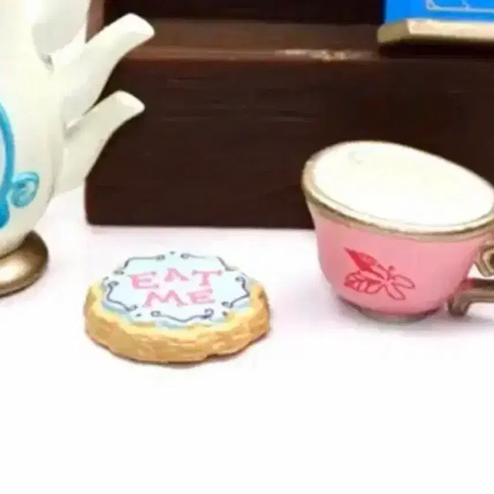 [BUNJANG] Alice Cookie Individual Food Toy (Sealed) / 앨리스 쿠키 낱개 식완