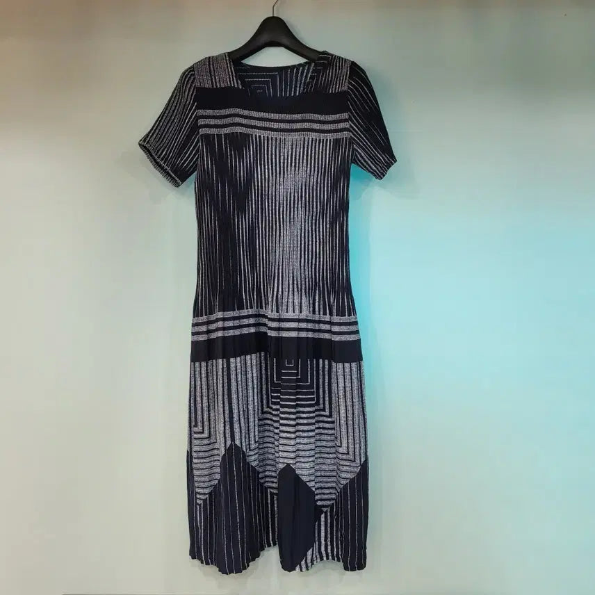 [BUNJANG] Pleated Short Sleeve Long Dress - Free Size / 플리츠 반팔 롱 원피스 프리
