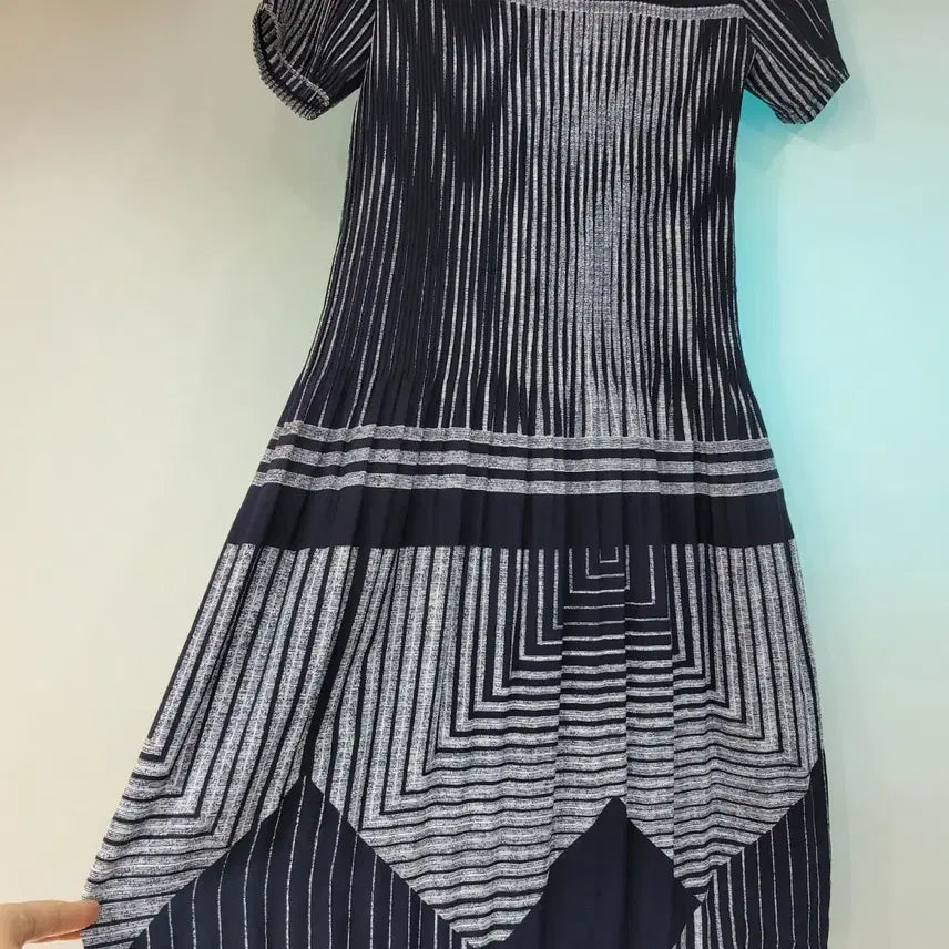 [BUNJANG] Pleated Short Sleeve Long Dress - Free Size / 플리츠 반팔 롱 원피스 프리