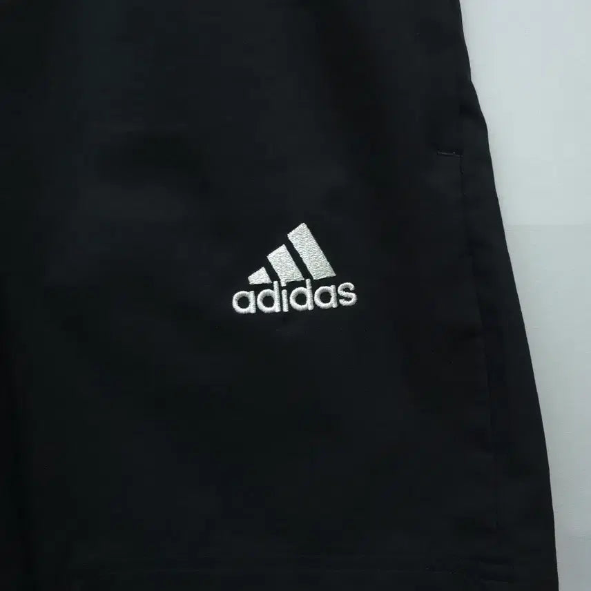 [BUNJANG] Adidas Nylon Lightweight Shorts M (28-30) / 아디다스 나일론 얇은 반바지 (28~30)