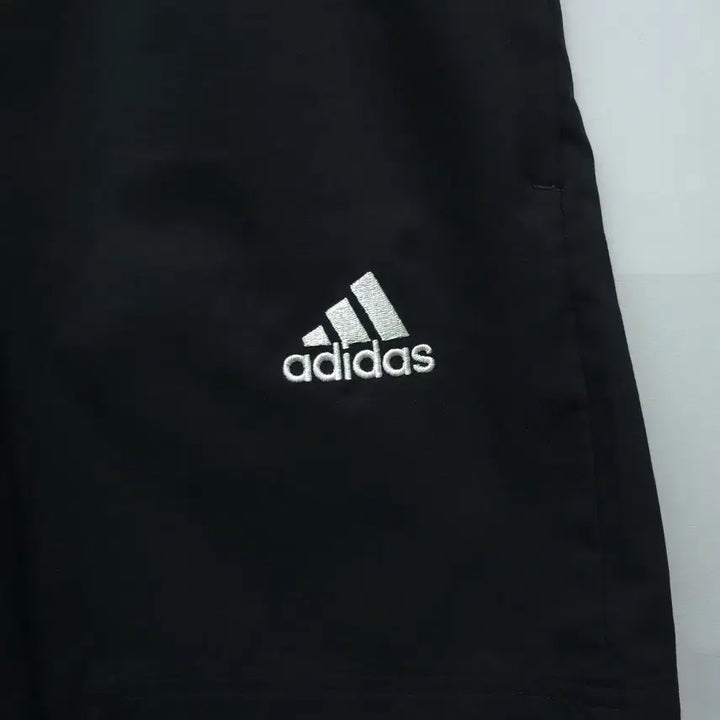 [BUNJANG] Adidas Nylon Lightweight Shorts M (28-30) / 아디다스 나일론 얇은 반바지 (28~30)
