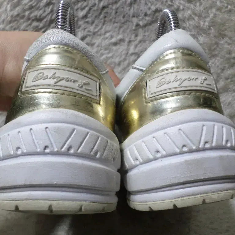 [BUNJANG] Skommaboni Full Moon Slip-on Sneakers White / 후루룩구제 225 슈콤마보니 풀문 슬립온 운동화 화이트 260505
