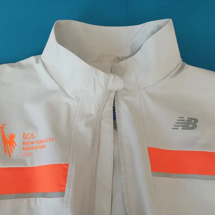 [BUNJANG] New Balance New York Marathon Limited Edition Wind Jacket (Size L) / 새제품 뉴발란스 뉴욕 마라톤 리미티드 에디션 윈드재킷