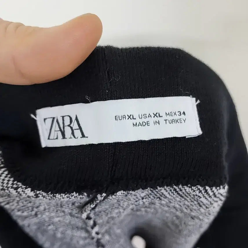 [BUNJANG] ZARA Pattern Shorts Black/White Free Size / 자라패턴 반바지 블랙/화이트 프리사이즈.260502