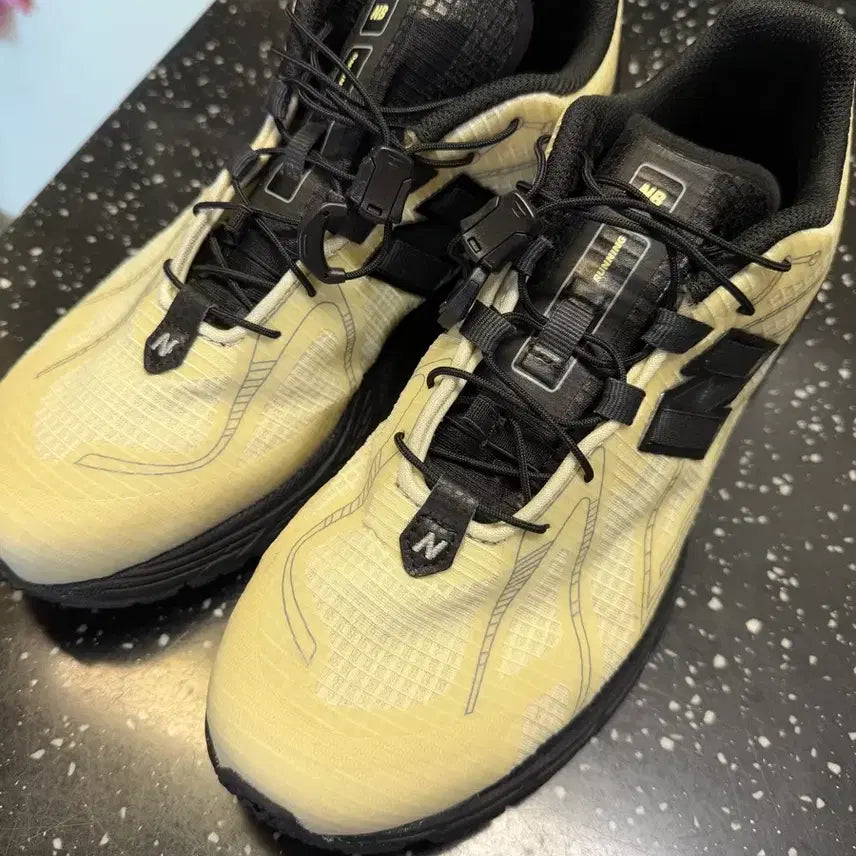 [BUNJANG] New Balance 1906R Pistachio Butter (260mm) / 뉴발란스 1906R 피스타치오 버터 260