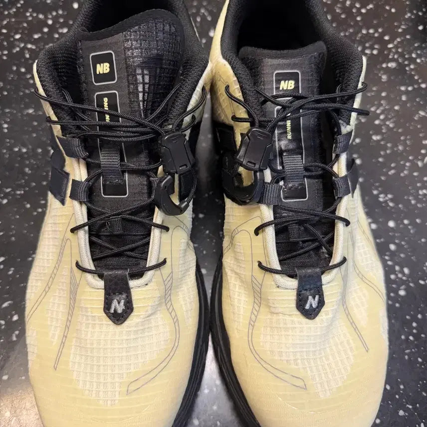 [BUNJANG] New Balance 1906R Pistachio Butter (260mm) / 뉴발란스 1906R 피스타치오 버터 260