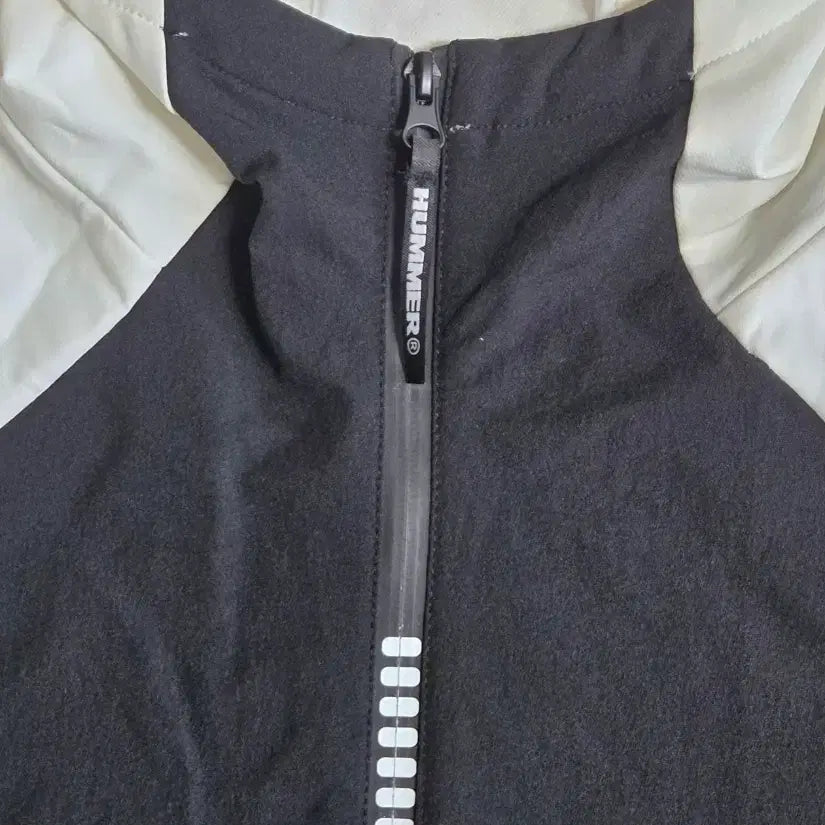 [BUNJANG] Hummel Windbreaker Black/White Size 100 / 험멜 바람막이 블랙/화이트 100사이즈 거의새옷