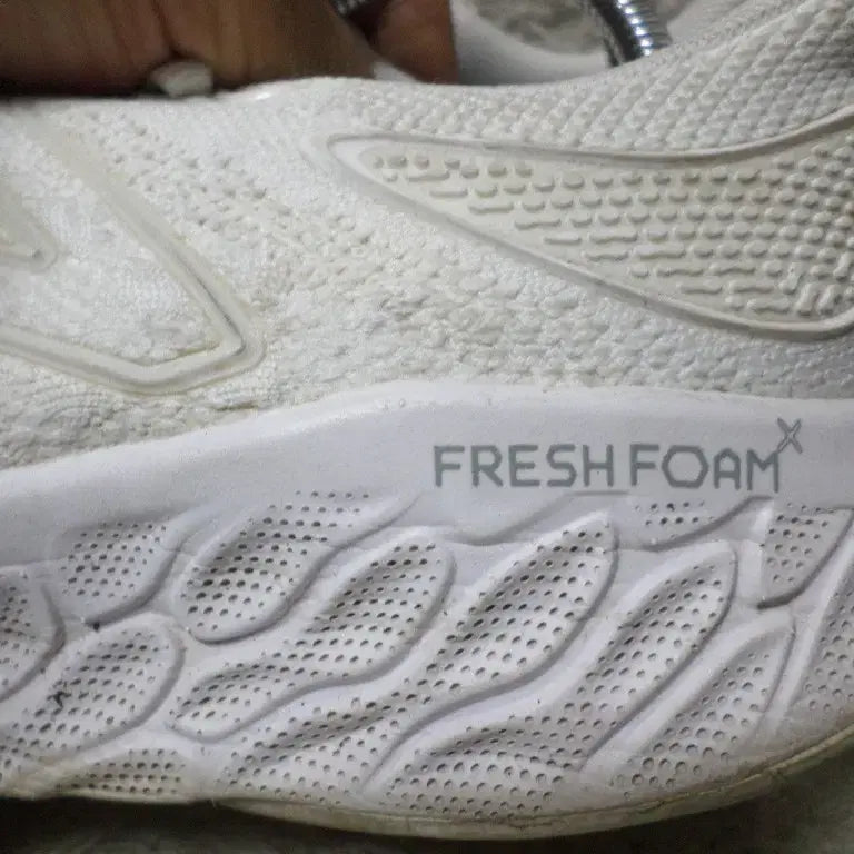 [BUNJANG] New Balance Fresh Foam 1080v12 White Sneakers / 후루룩구제 245 뉴발란스 프레쉬폼 1080v12화이트 운동화260505