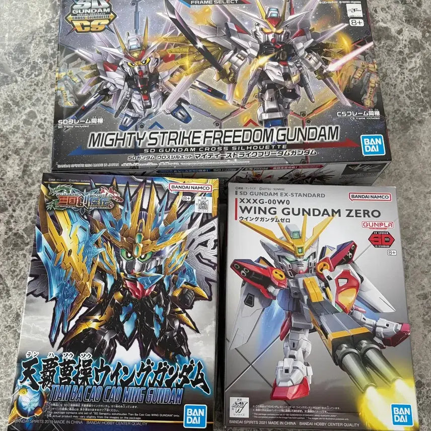 [BUNJANG] Bandai SD Gundam 3-Model Kit Set: Mighty Strike Freedom, Wing Gundam, Wing Gundam Zero / SD건담 3종 마이티스트라이크프리덤/윙건담/윙건담제로