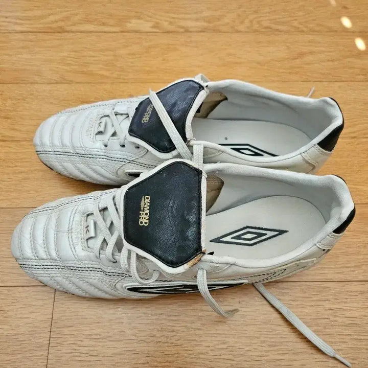 [BUNJANG] Umbro Diamond Pro Kangaroo Leather Soccer Cleats / 엄브로 천연가죽 축구화