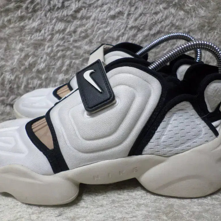 [BUNJANG] Nike Aqua Rift Summit White Sneakers / 후루룩구제 235 나이키 아쿠아 리프트 써밋 화이트 운동화260505