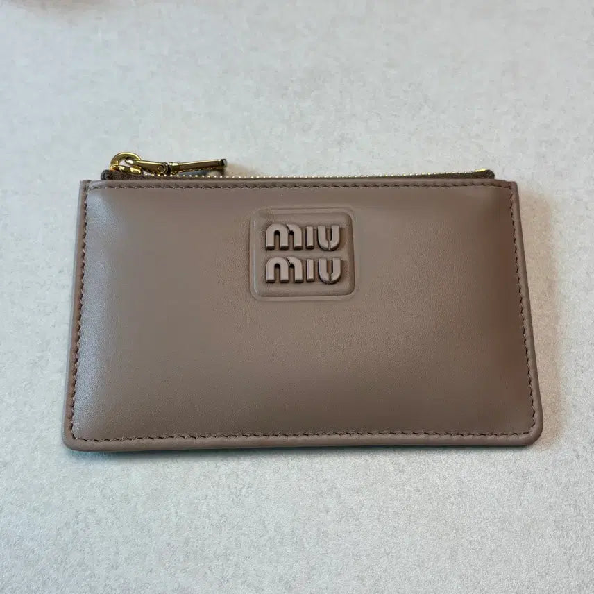 [BUNJANG] Miu Miu Envelope Zipper Card Holder Camel / 미우미우 카드지갑(새상품,정품)