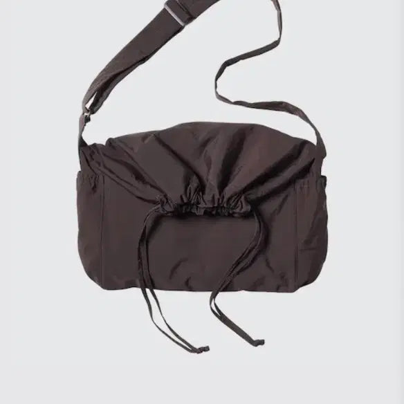 [BUNJANG] Uniqlo U x Lemaire Drawstring Shoulder Bag / 유니클로 u 르메르 드로우스트링숄더백
