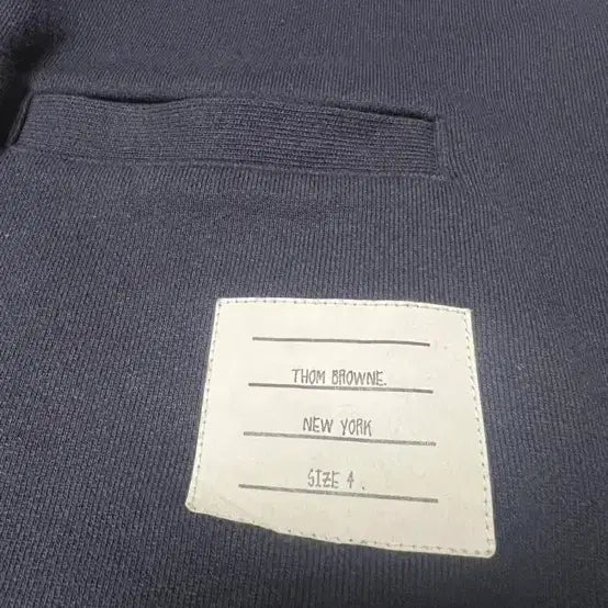 [BUNJANG] Thom Browne Navy Cardigan Size 4 / 톰브라운 가디건판매합니다