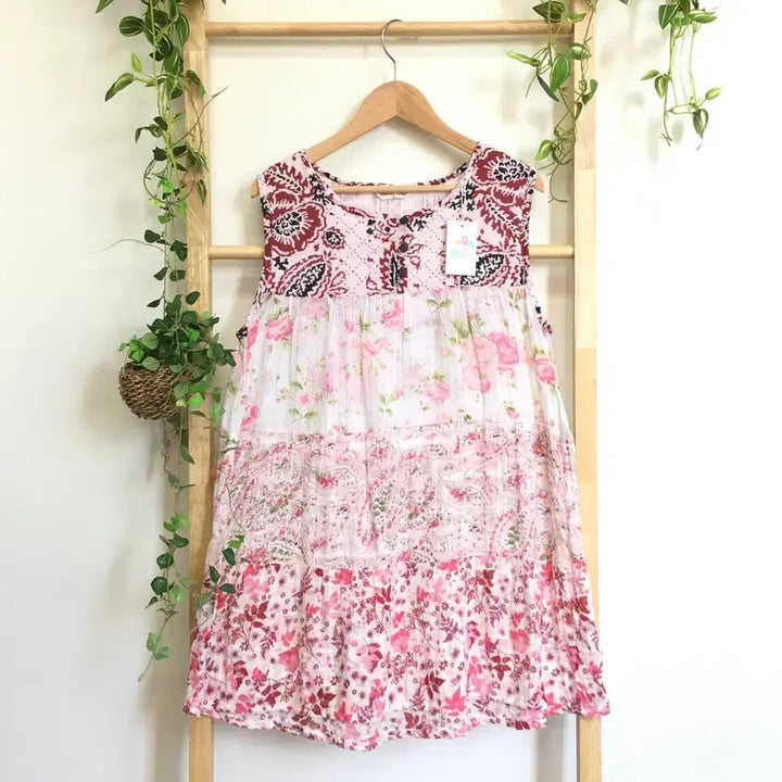 [BUNJANG] Patchwork Floral Sleeveless Top / JPN/ 패치워크슬리브리스 플라워패턴슬리브리스 에스닉이너 히피슬리브리스