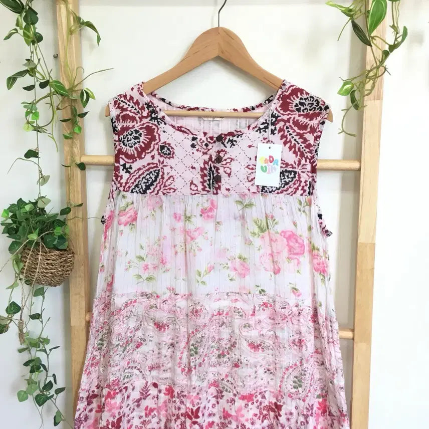 [BUNJANG] Patchwork Floral Sleeveless Top / JPN/ 패치워크슬리브리스 플라워패턴슬리브리스 에스닉이너 히피슬리브리스
