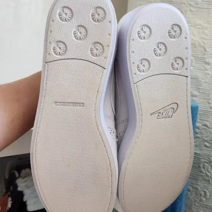 [BUNJANG] Nike Kwondo 1 White 275 Sneakers / 퀀도1 275