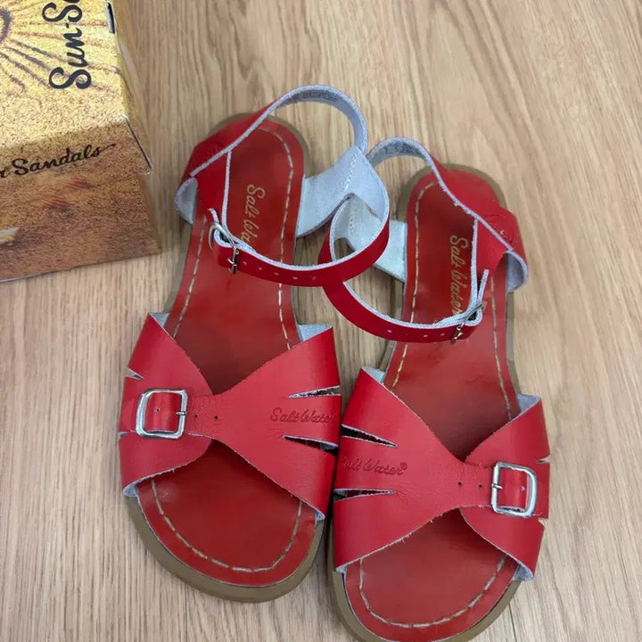 [BUNJANG] Salt-Water Sandals Classic Red Size 6W8 / 솔트워터 샌들 클래식 레드 6w8
