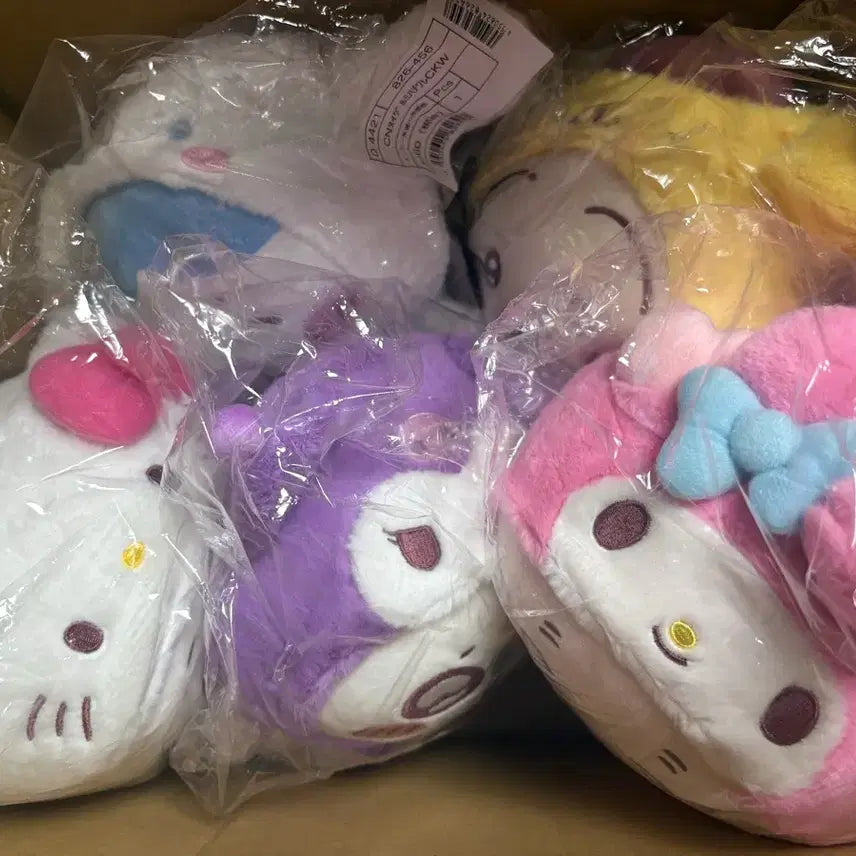 [BUNJANG] Chiikawa x Sanrio Collaboration Plush Toy 5-Piece Set (Sealed) / 특가) 치이카와 산리오 콜라보 봉제인형 미개봉 5종 세트