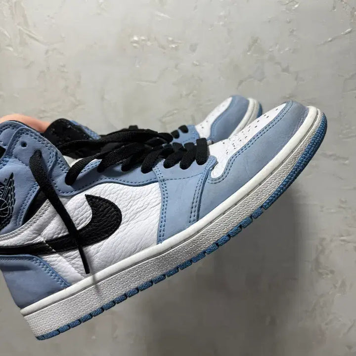 [BUNJANG] Nike Jordan 1 Retro High OG University Blue / 나이키 조던 1 레트로 하이 OG 유니버시티 블루(270)