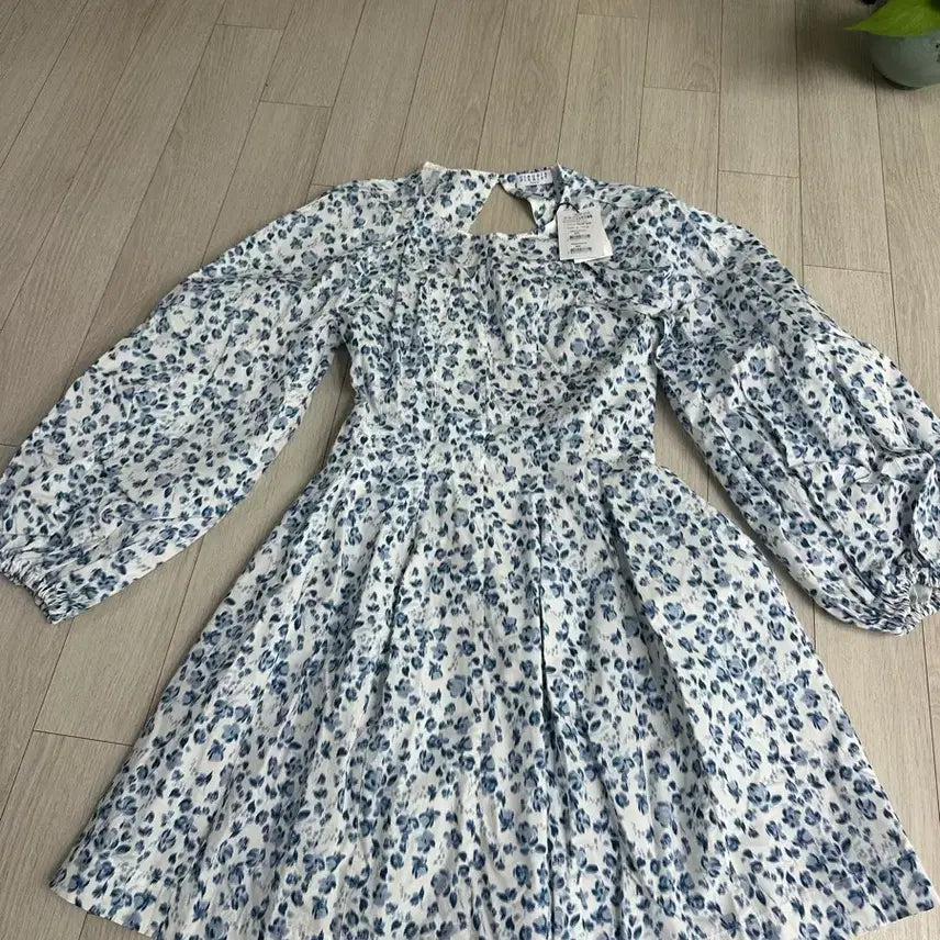 [BUNJANG] Cloudy Pierrot Flower Pattern Flare Mini Dress / 끌로디피에로  플라워패턴 플레어원피스