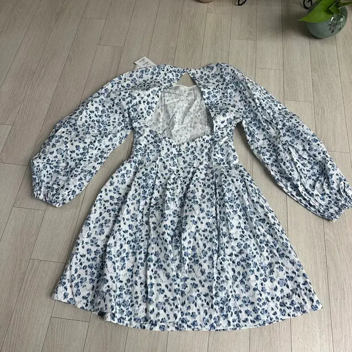 [BUNJANG] Cloudy Pierrot Flower Pattern Flare Mini Dress / 끌로디피에로  플라워패턴 플레어원피스