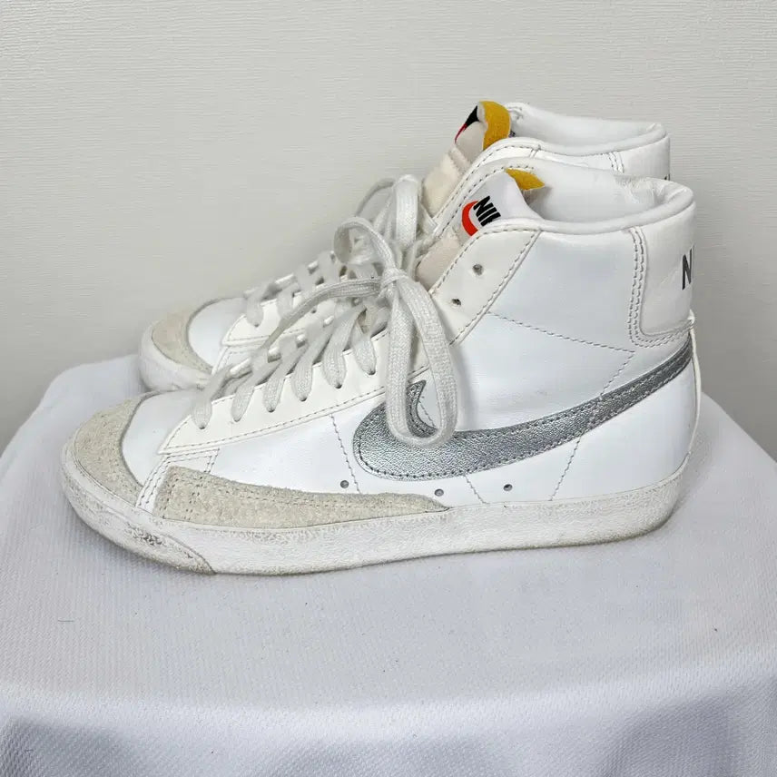 [SOLD OUT] 나이키 블레이저 미드 스니커즈 하이탑 운동화 신발 240 라덴 빈티지