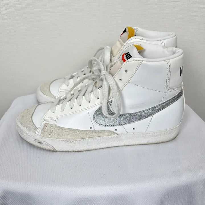[SOLD OUT] 나이키 블레이저 미드 스니커즈 하이탑 운동화 신발 240 라덴 빈티지