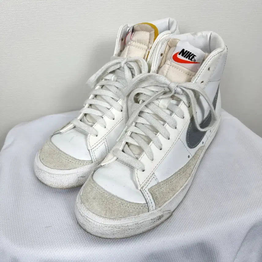 [SOLD OUT] 나이키 블레이저 미드 스니커즈 하이탑 운동화 신발 240 라덴 빈티지