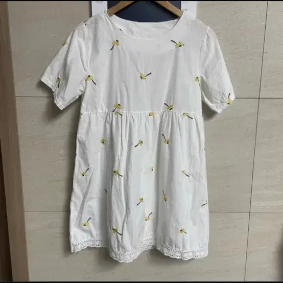 [SOLD OUT] 화이트 자수 반팔 원피스