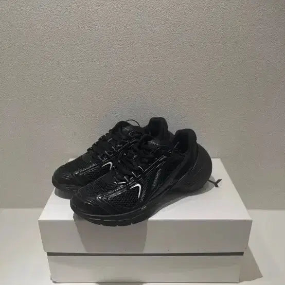 [BUNJANG] Givenchy TK-MX Mesh Runner Sneakers Black Size 41 / [41] 지방시 TK-MX 메쉬 러너 스니커즈 블랙