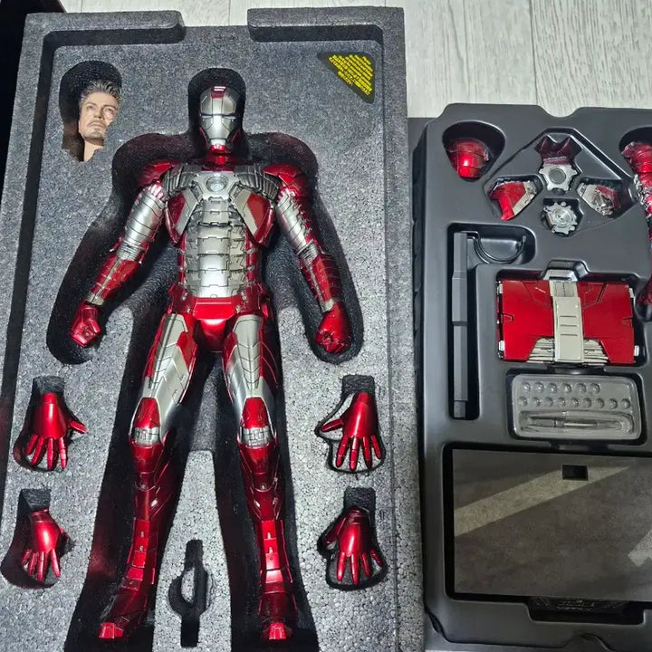 [BUNJANG] Hot Toys Iron Man Mark V Diecast Figure / 핫토이 아이언맨 피규어 마크 MK 5 다이캐스트