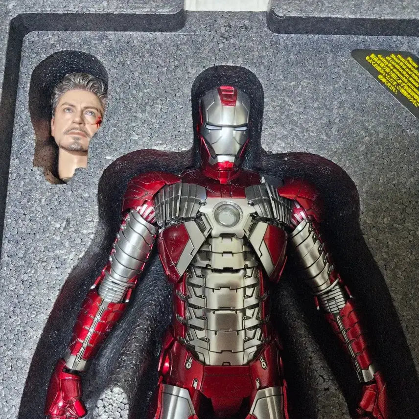 [BUNJANG] Hot Toys Iron Man Mark V Diecast Figure / 핫토이 아이언맨 피규어 마크 MK 5 다이캐스트