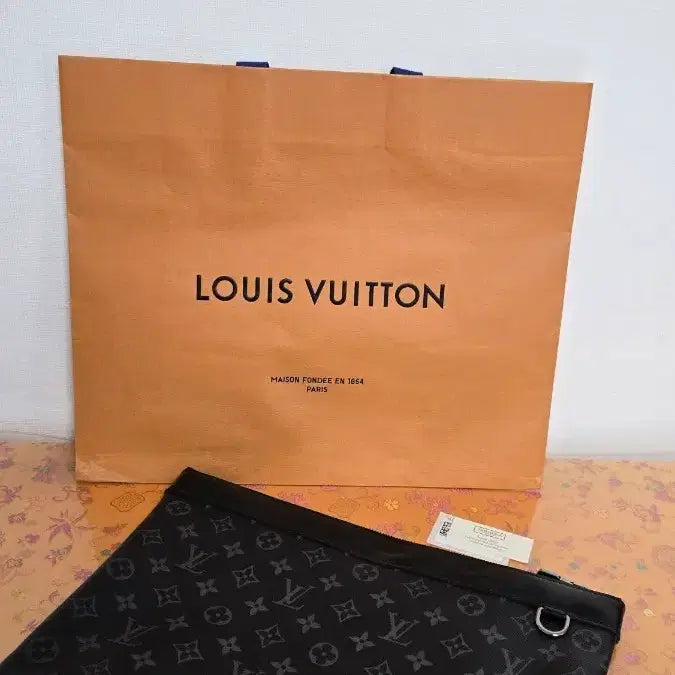 [BUNJANG] Louis Vuitton Monogram Eclipse Black Clutch / 루이비통 클러치 모노그램 이클립스 블랙
