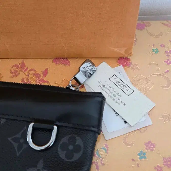[BUNJANG] Louis Vuitton Monogram Eclipse Black Clutch / 루이비통 클러치 모노그램 이클립스 블랙