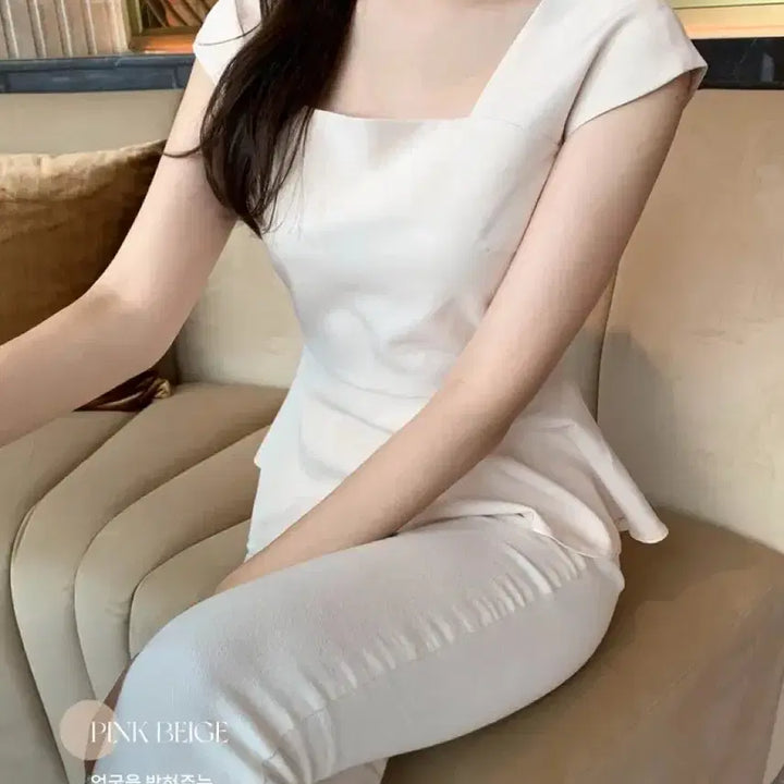 [BUNJANG] Benito Judith Sleeveless Blouse / 베니토 자체제작 쥬디스 슬리브리스 블라우스