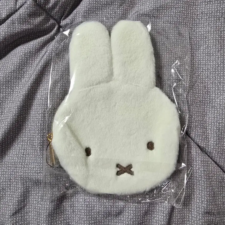 [BUNJANG] Miffy Face Fur Pouch / 미피 다이컷 얼굴 퍼 파우치